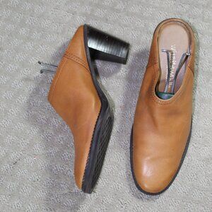 What's What by Aerosole Women's Sz 8.5M Tan Supple Leather 3" Heeled Mules Shoe